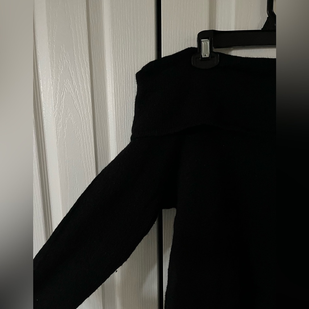 H&M Off-the-Shoulder Sweater - Picture 3 of 5